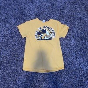 Yellow mavs volleyball tee shirt!